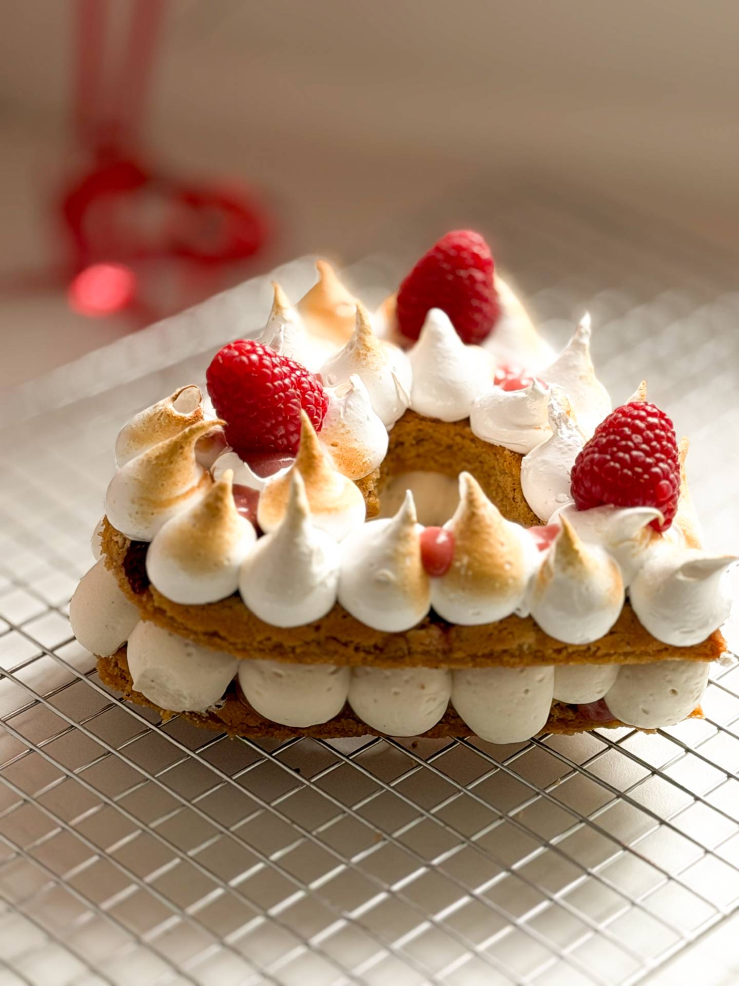Back To Cookies - Gâteau Cœur Framboise Meringuée
